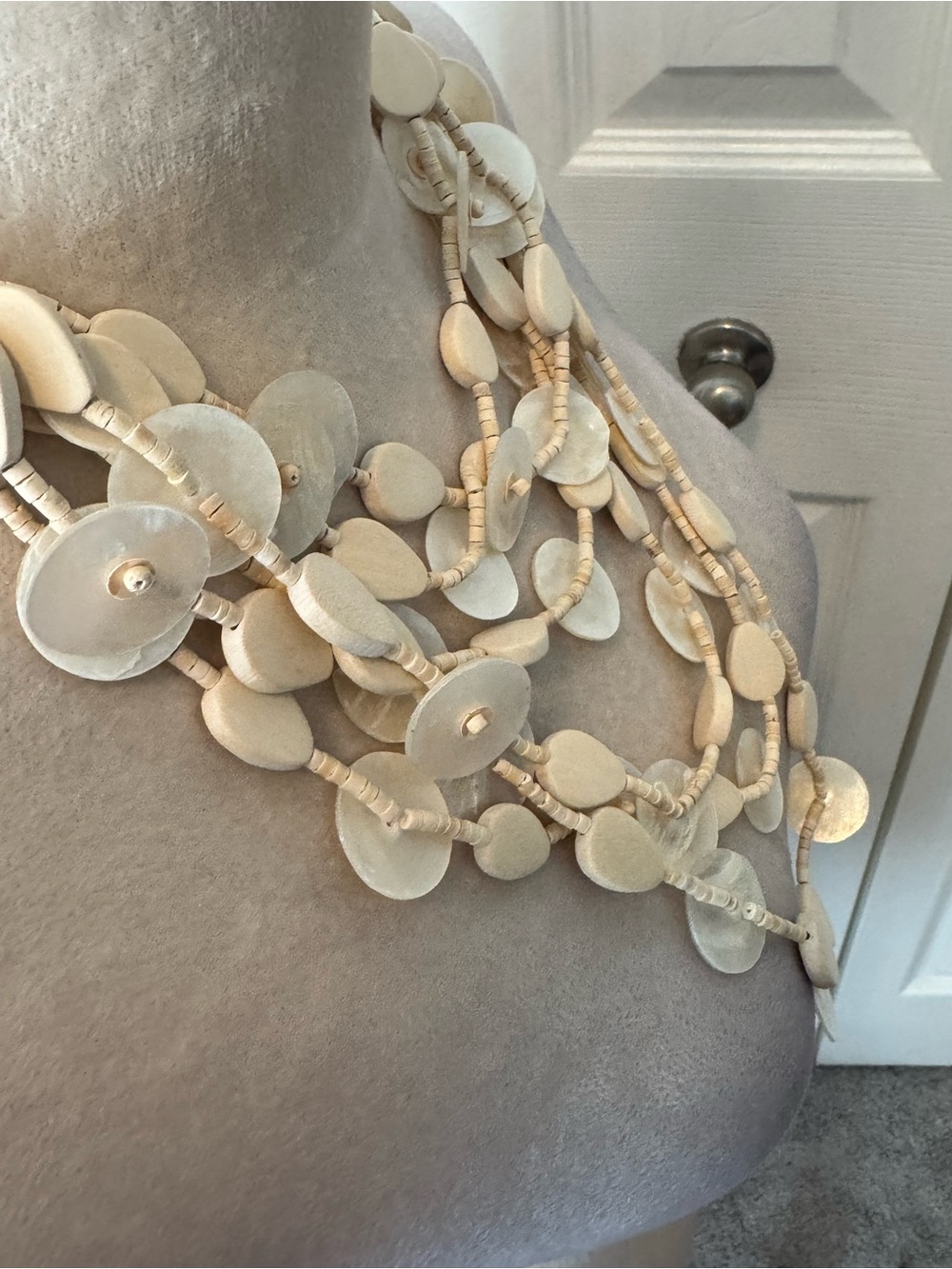 Multi-Strand Beige Shell Statement Necklace - - Picture 14 of 16